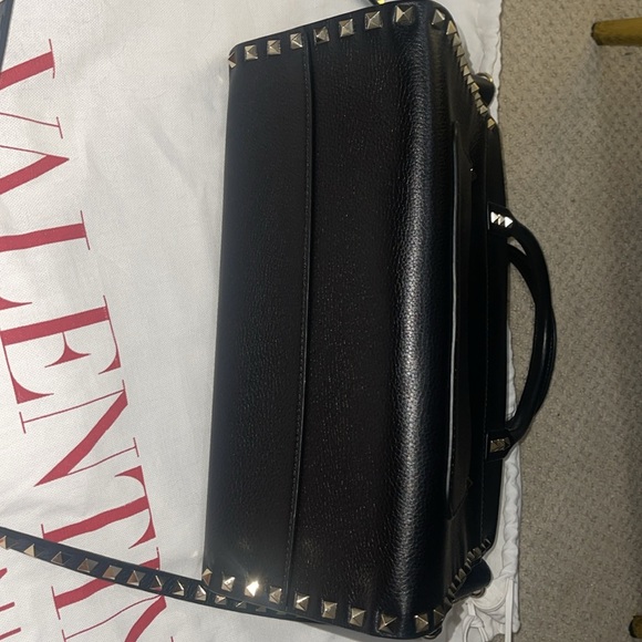 VALENTINO ROCKSTUD MEDIUM TOTE BAG - Picture 6 of 10